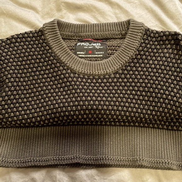 Black and Gray Sweatshirt - Picture 2 of 3